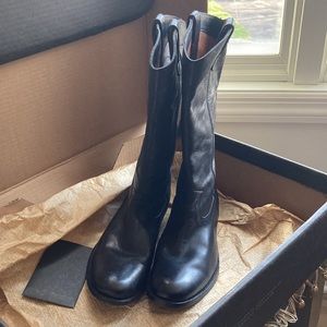 Frye Boots 7.5 in great shape.